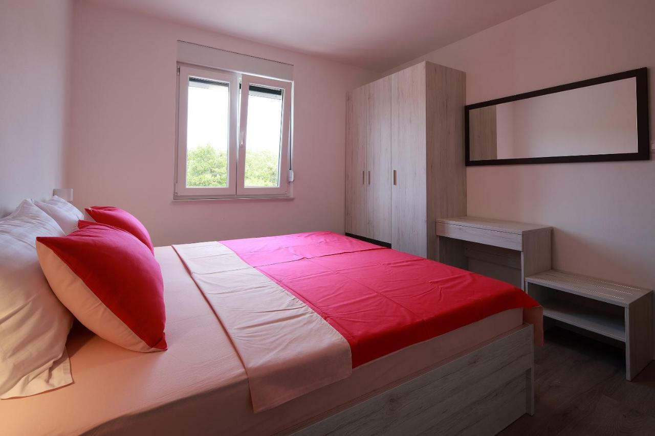 Apartmani Judita Пинезичи Экстерьер фото