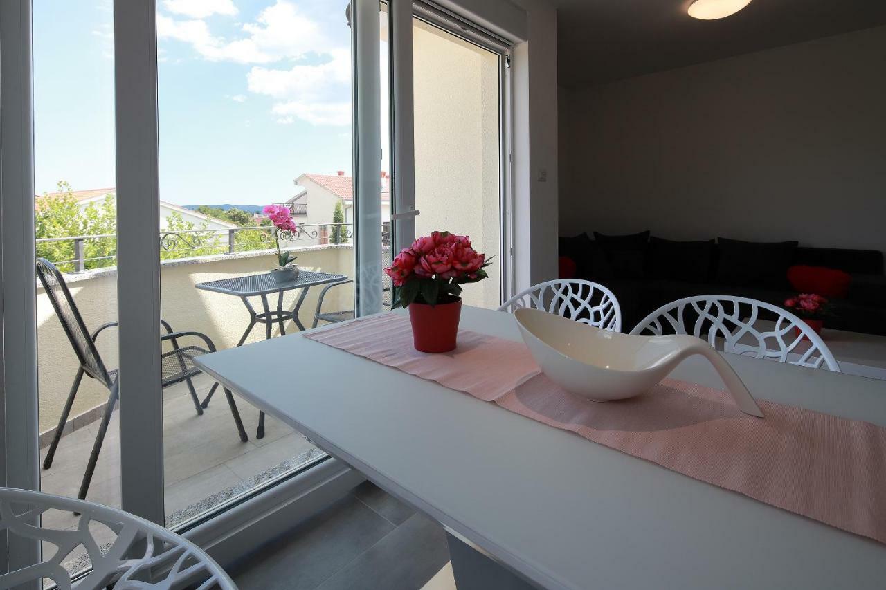 Apartmani Judita Пинезичи Экстерьер фото