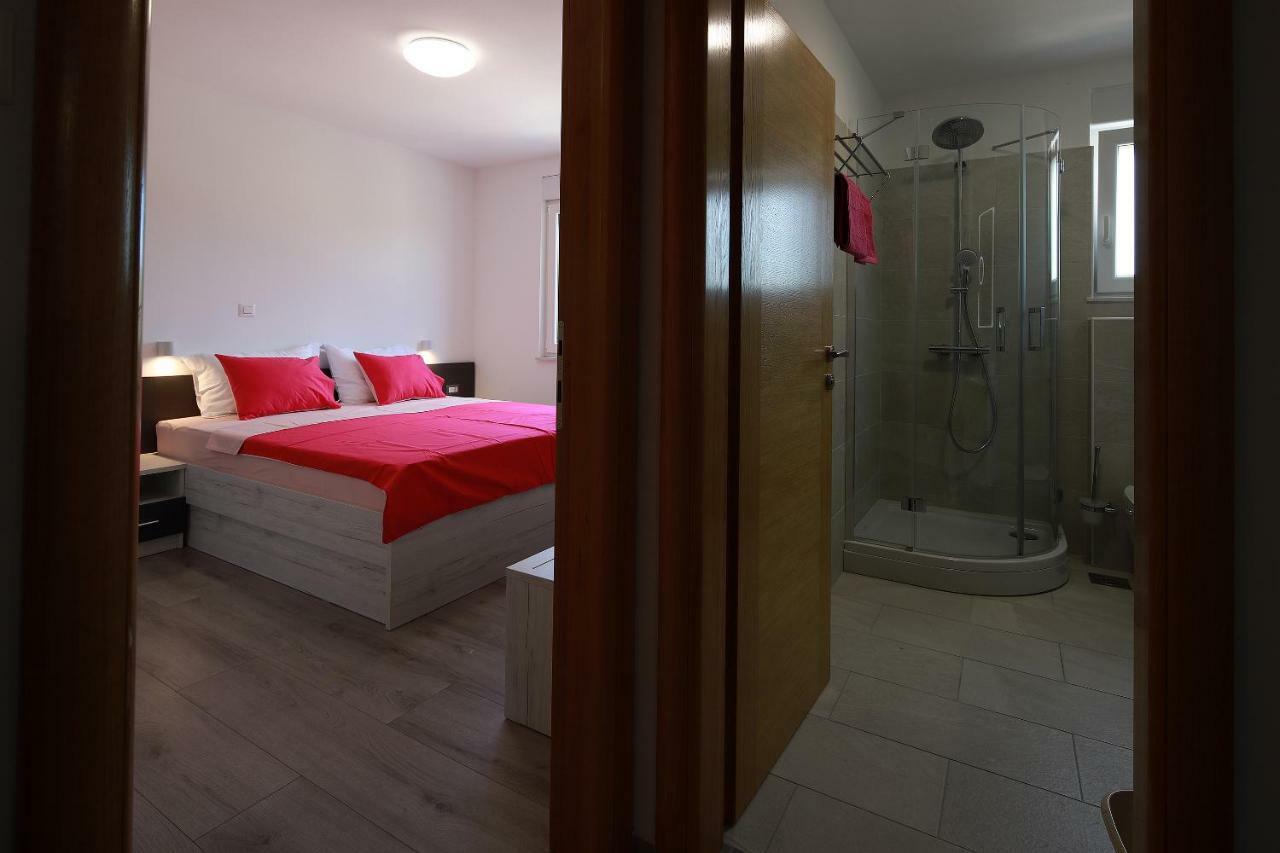 Apartmani Judita Пинезичи Экстерьер фото